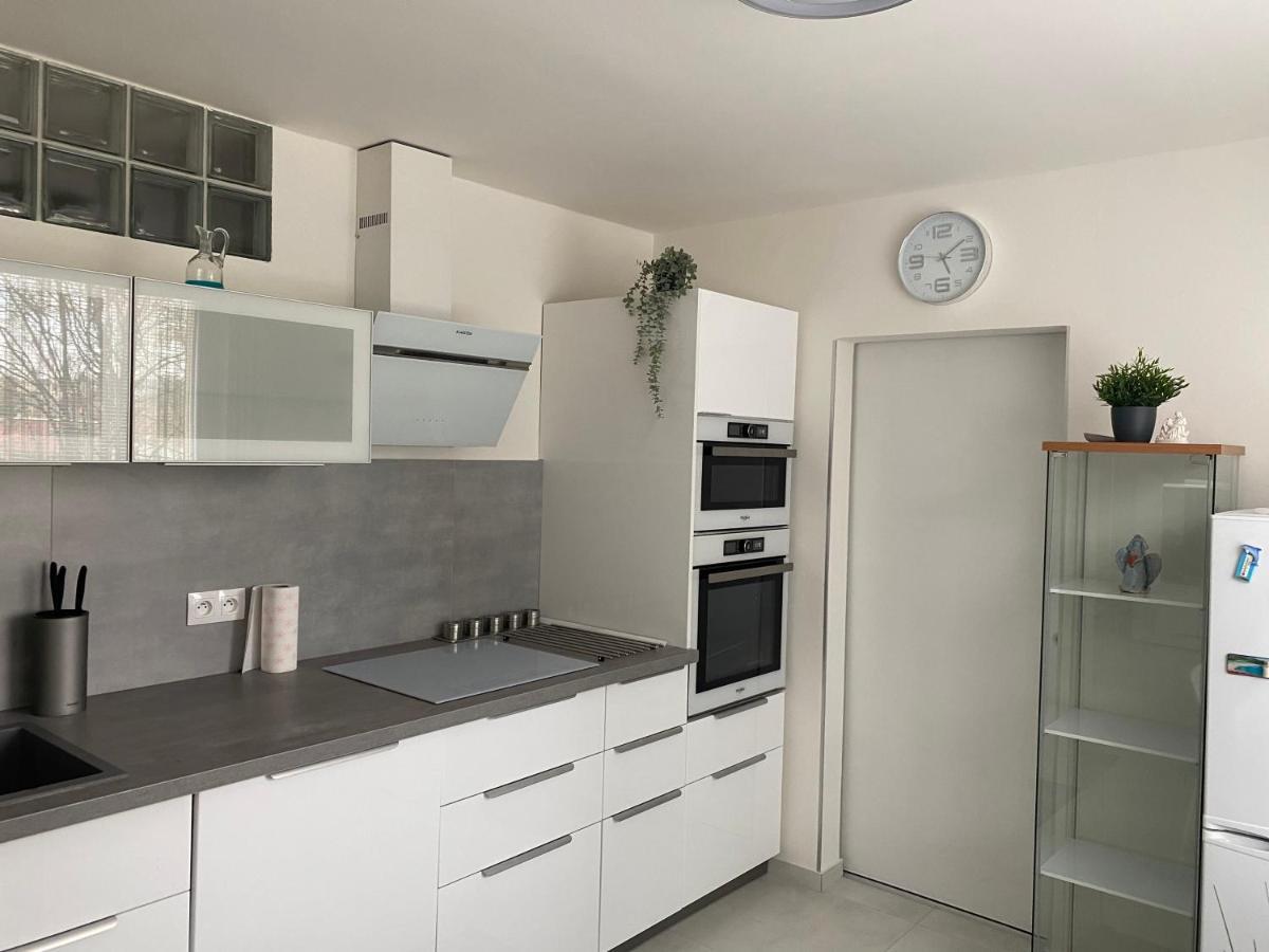 Apartman Nitra Exteriör bild
